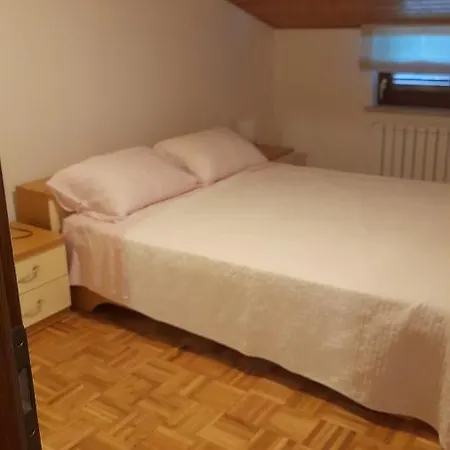 Apartman Maras *