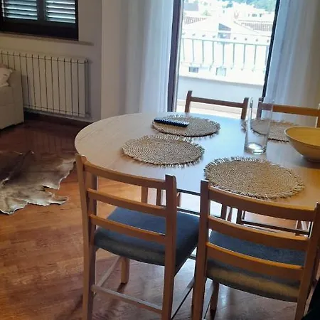 Apartment Maras